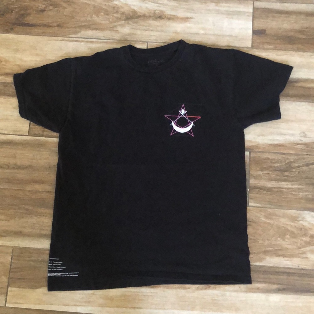 Black scale black short sleeve t-shirt